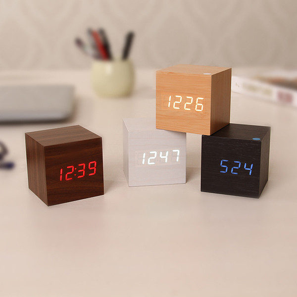 Relógio de Mesa de Madeira Quadrado com Led Digital e Despertador